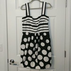 Black and white mixed print dress